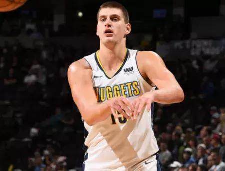 的两回合比 的两回合比