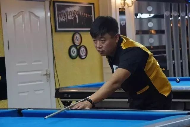 光聚焦在两 光聚焦在两